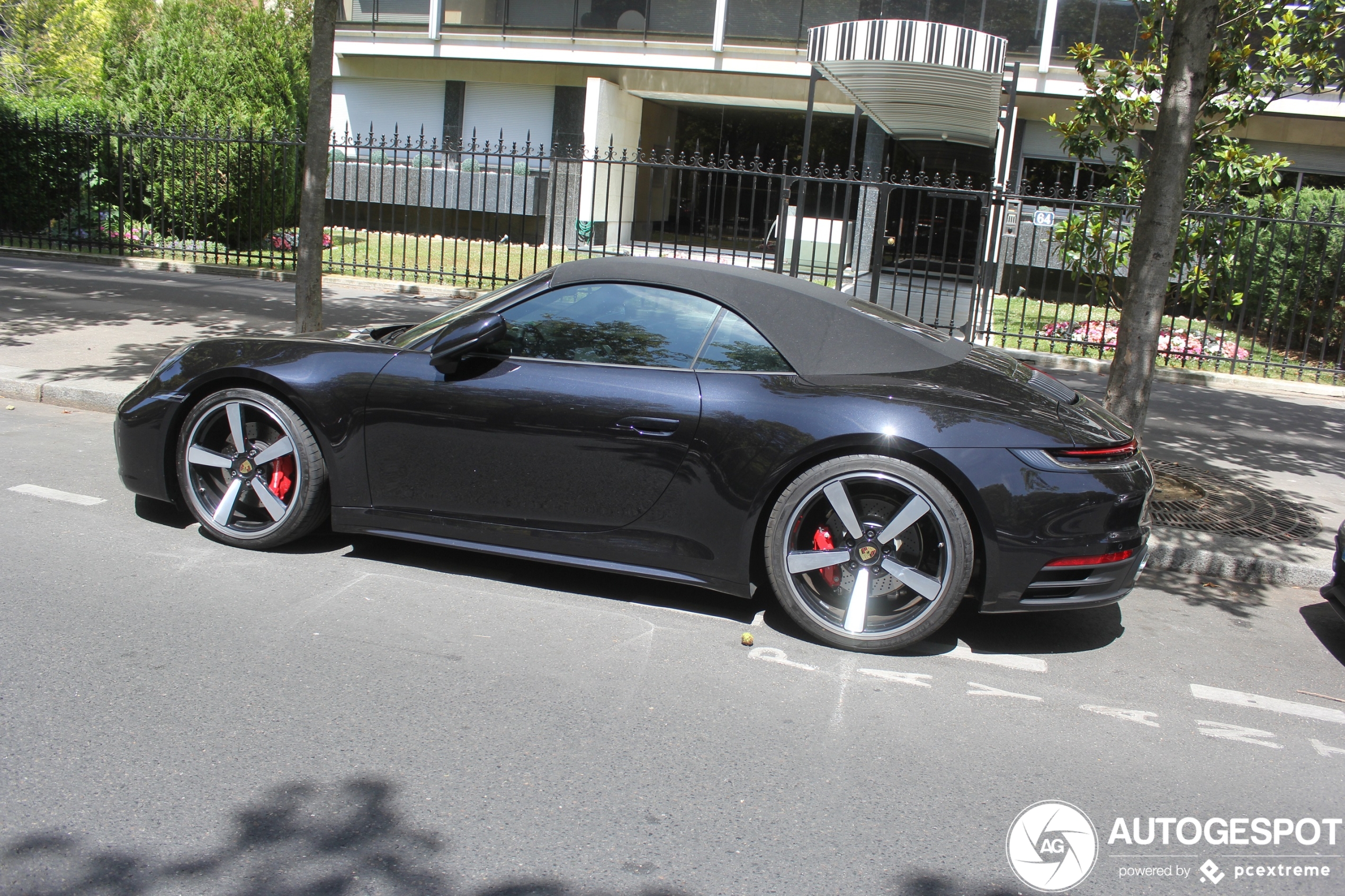 Porsche 992 Carrera 4S Cabriolet