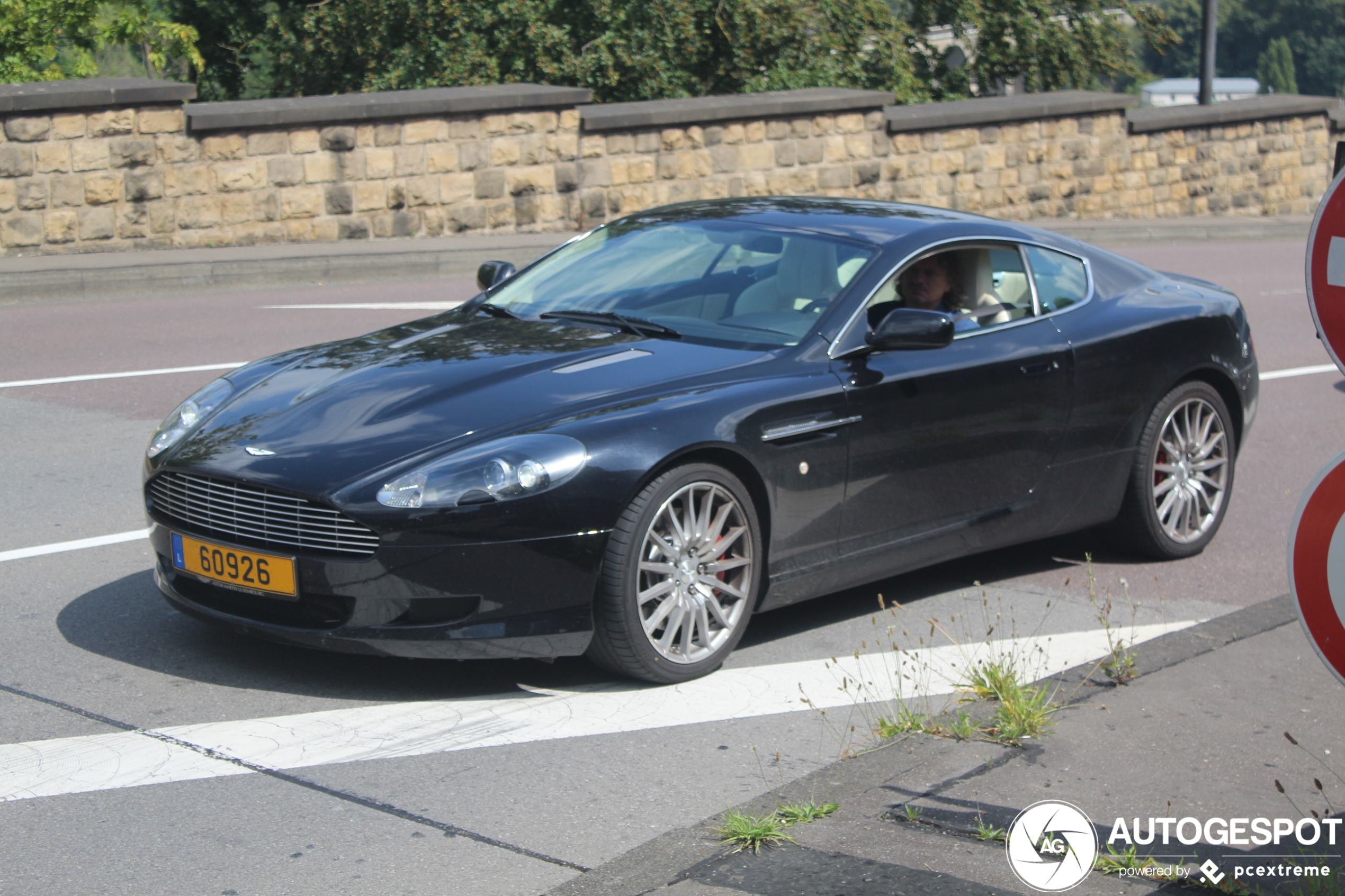 Aston Martin DB9