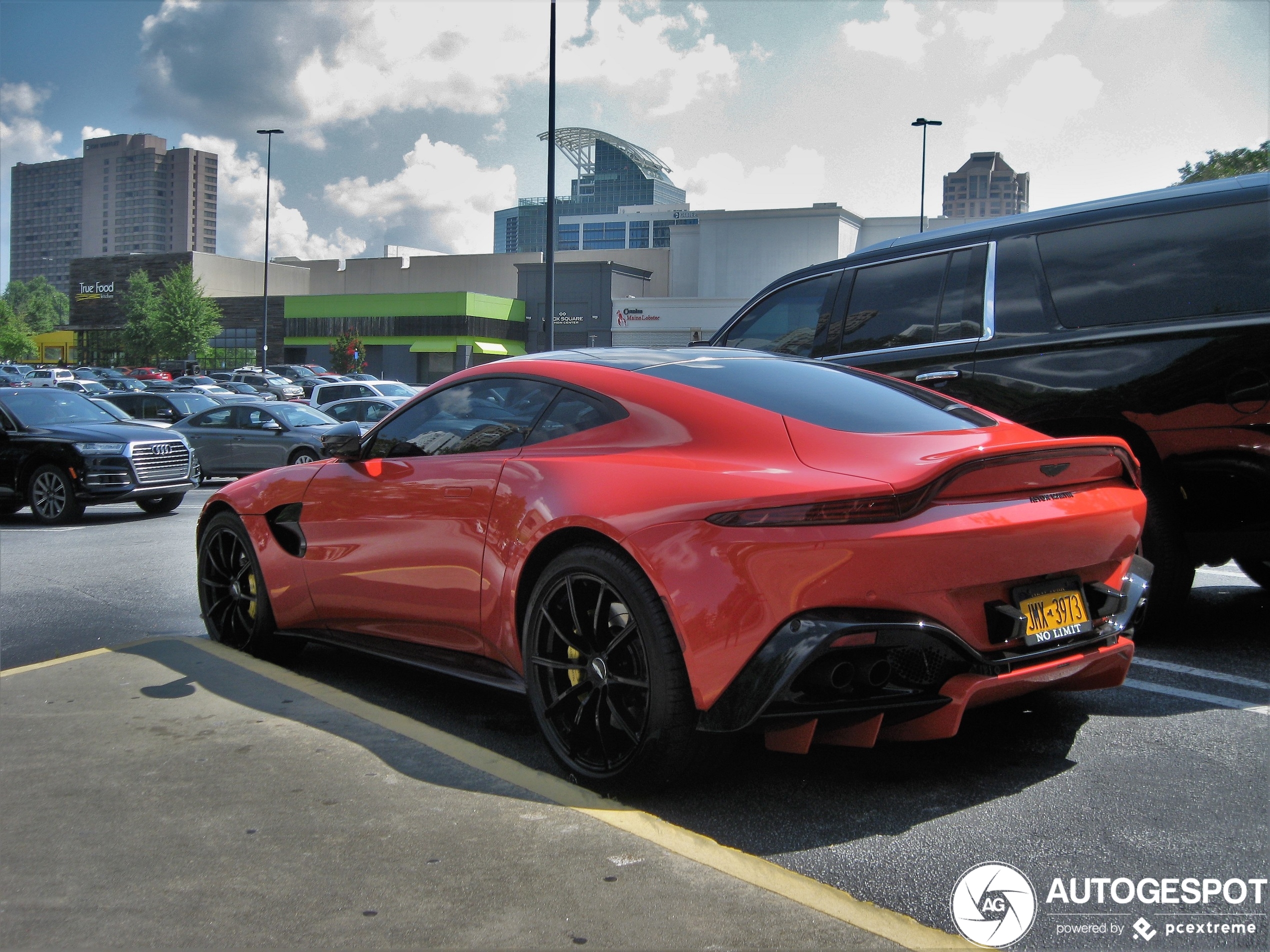 Aston Martin V8 Vantage 2018