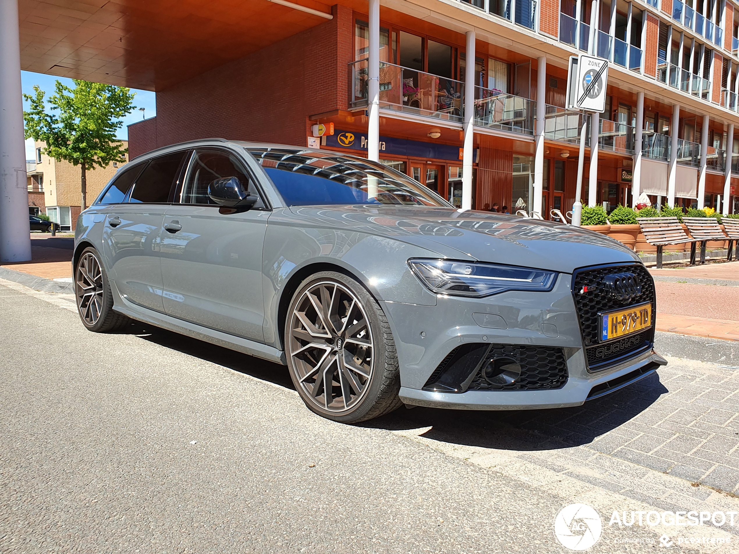 Audi RS6 Avant C7 2015