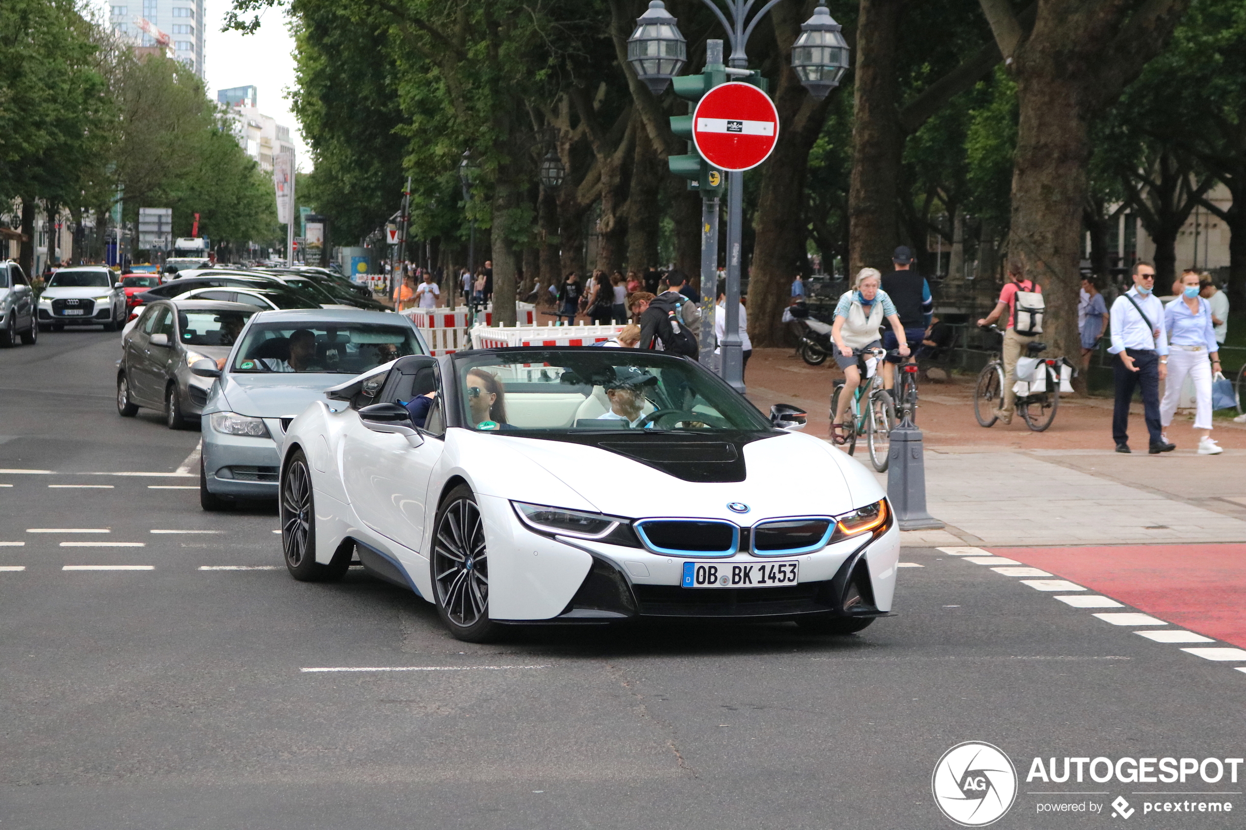 BMW i8 Roadster