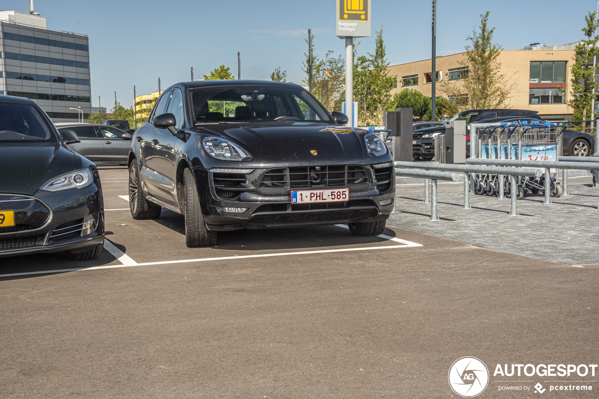 Porsche 95B Macan GTS