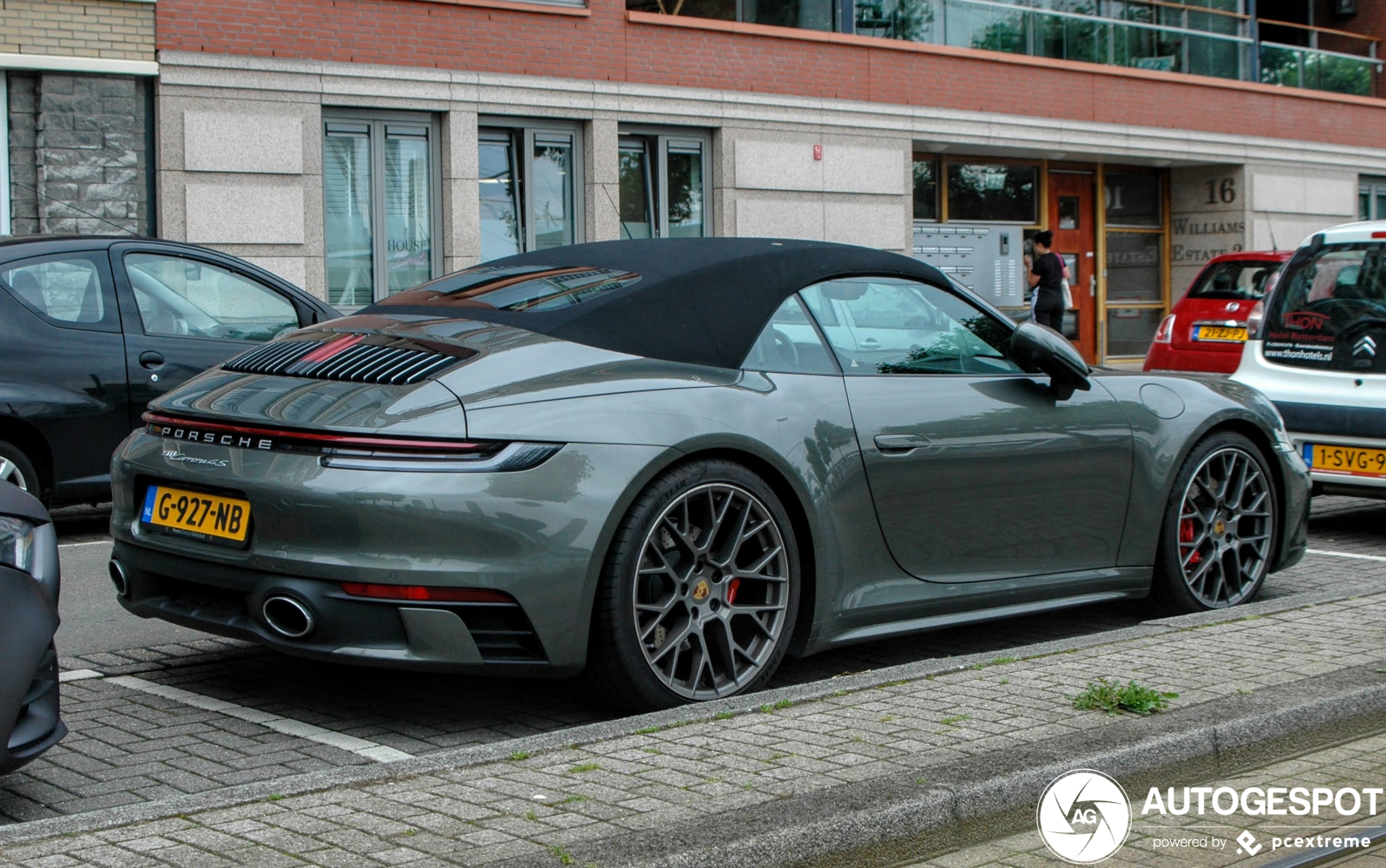 Porsche 992 Carrera 4S Cabriolet