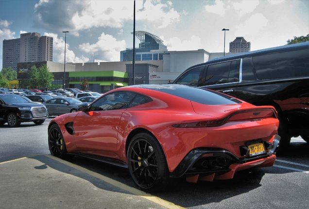 Aston Martin V8 Vantage 2018