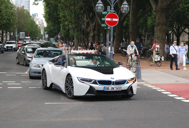 BMW i8 Roadster