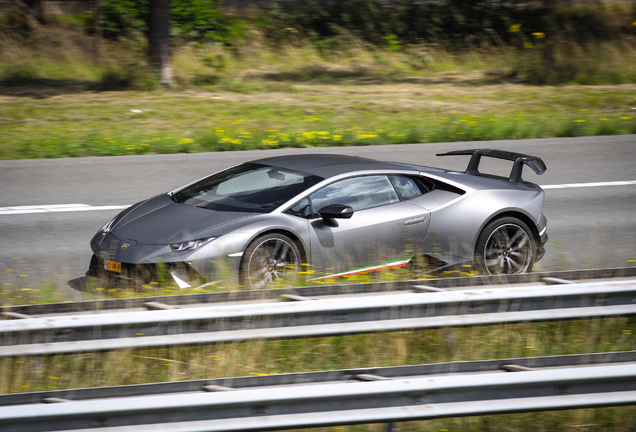 Lamborghini Huracán LP640-4 Performante