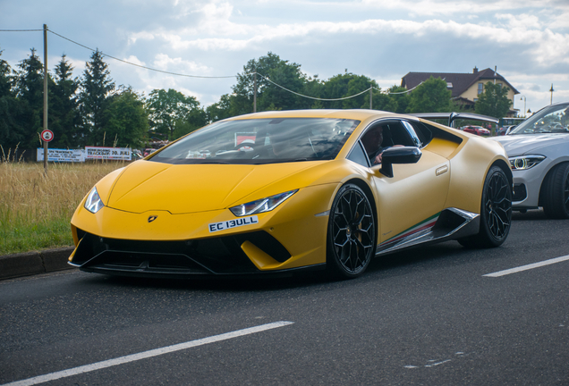 Lamborghini Huracán LP640-4 Performante