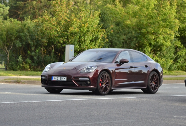 Porsche 971 Panamera Turbo