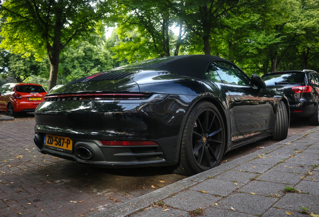 Porsche 992 Carrera 4S Cabriolet