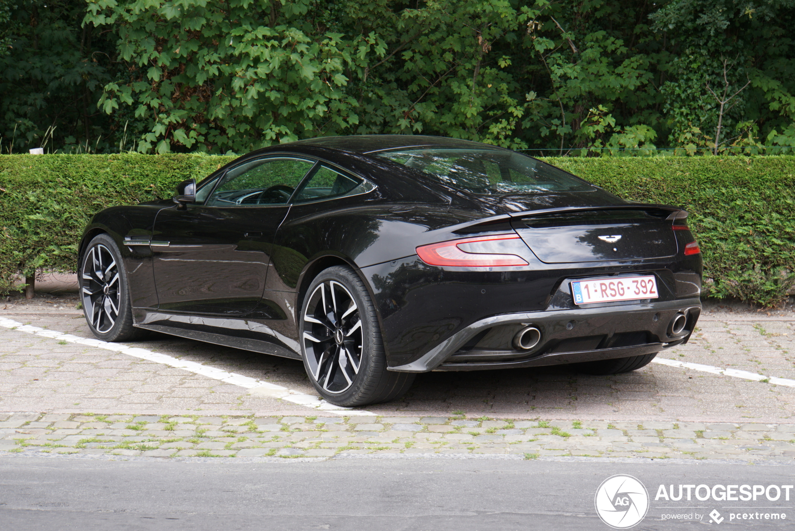 Aston Martin Vanquish 2013