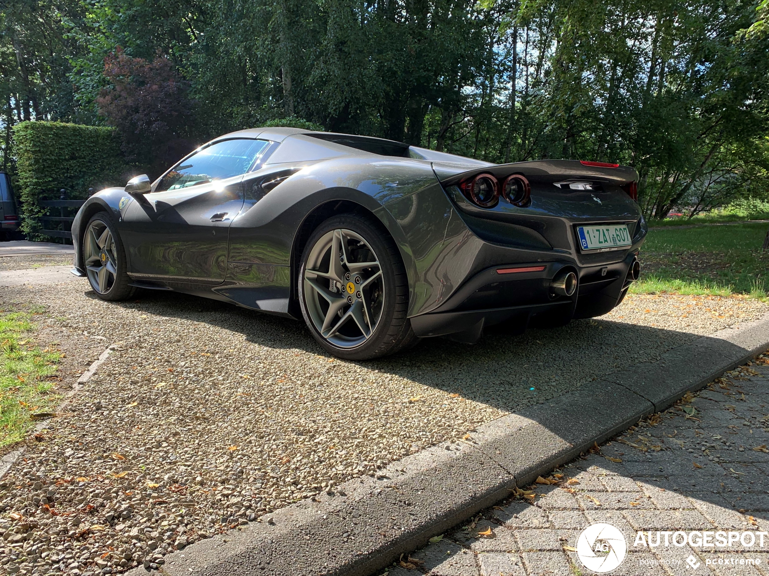 Ferrari F8 Spider mocht even op de oprit staan