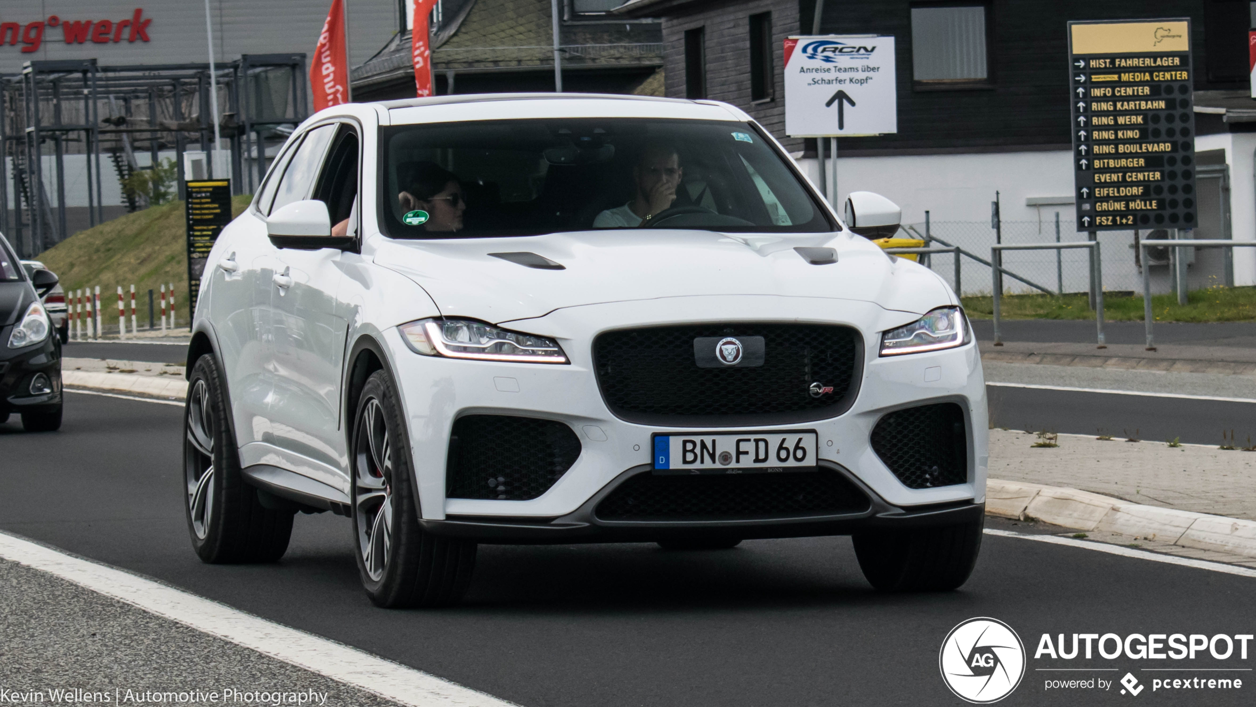 Jaguar F-PACE SVR