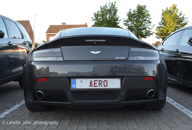 Aston Martin V8 Vantage 2012