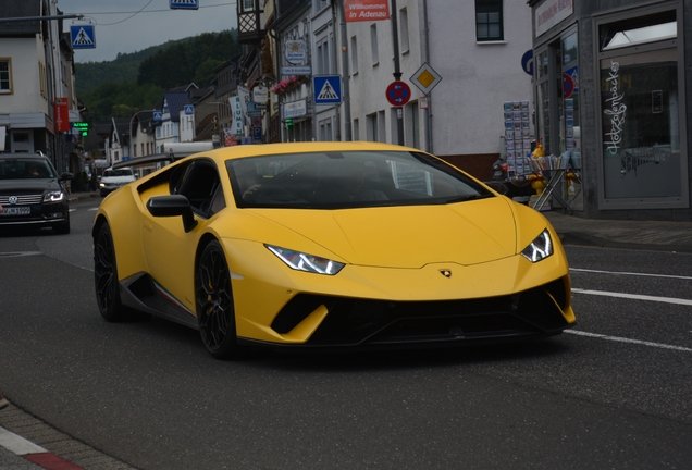 Lamborghini Huracán LP640-4 Performante