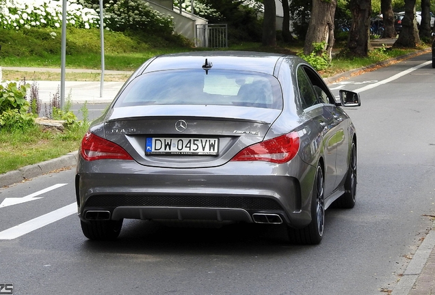 Mercedes-Benz CLA 45 AMG C117