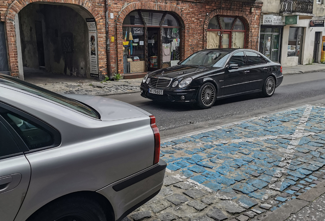 Mercedes-Benz E 63 AMG