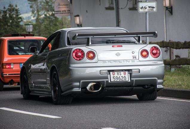 Exotic Car Spots  Worldwide & Hourly Updated! • Autogespot - nissan  Skyline R34 GT-R V-Spec - Page 2