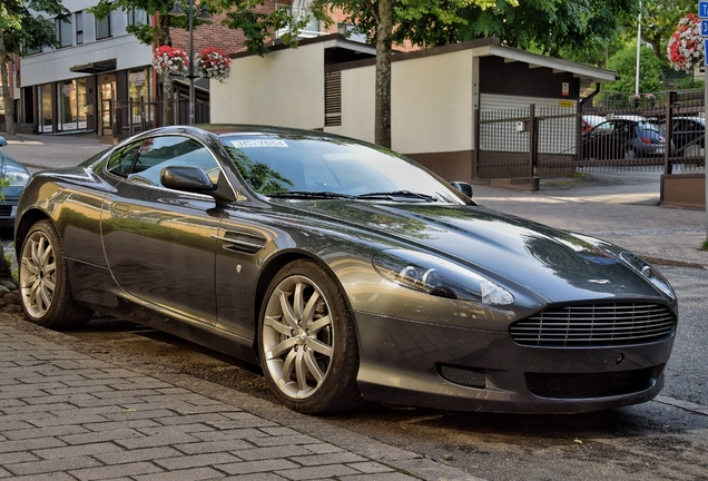 Aston Martin DB9