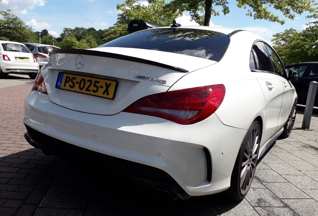 Mercedes-Benz CLA 45 AMG C117