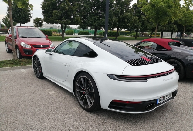 Porsche 992 Carrera 4S