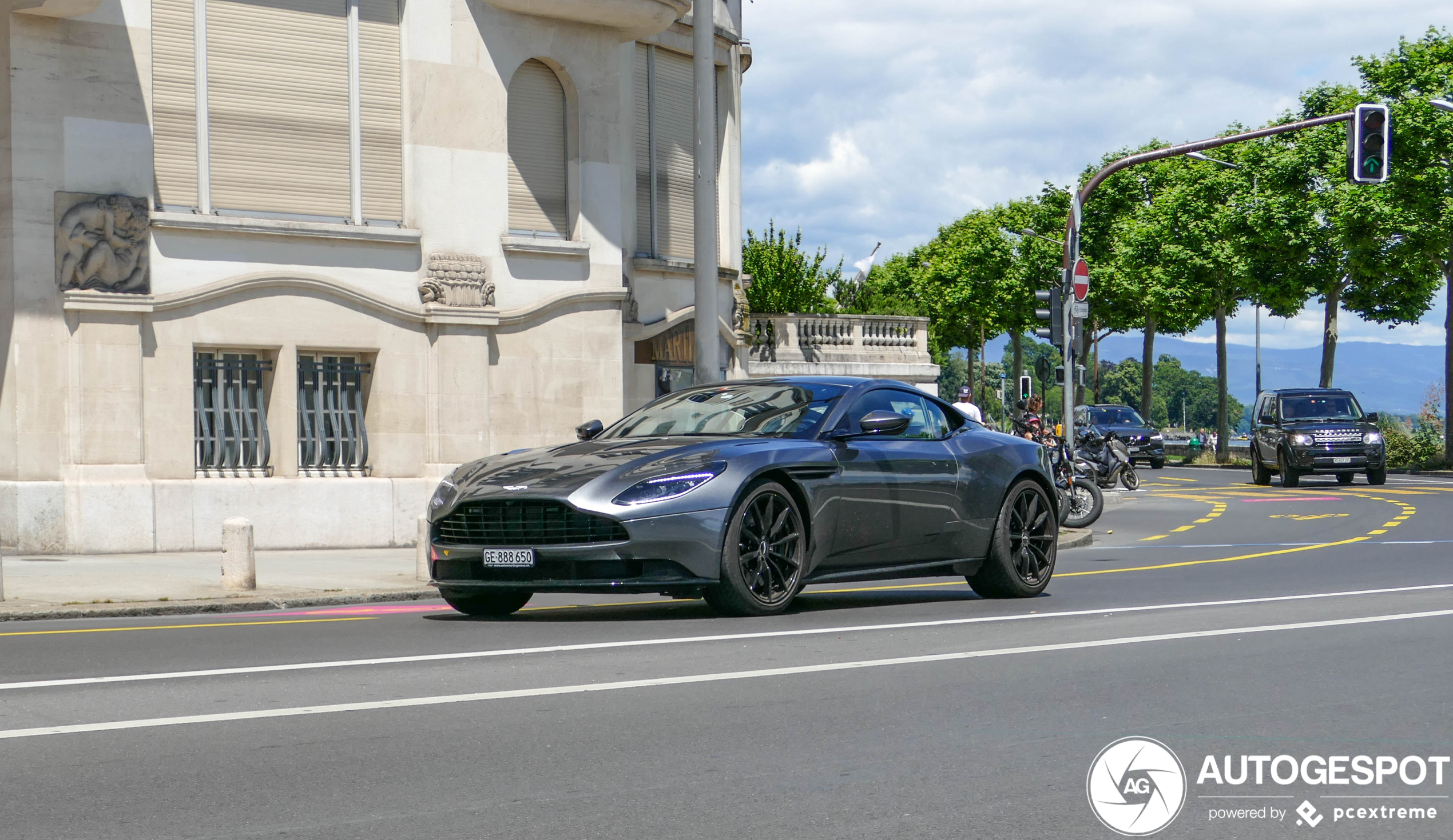Aston Martin db11