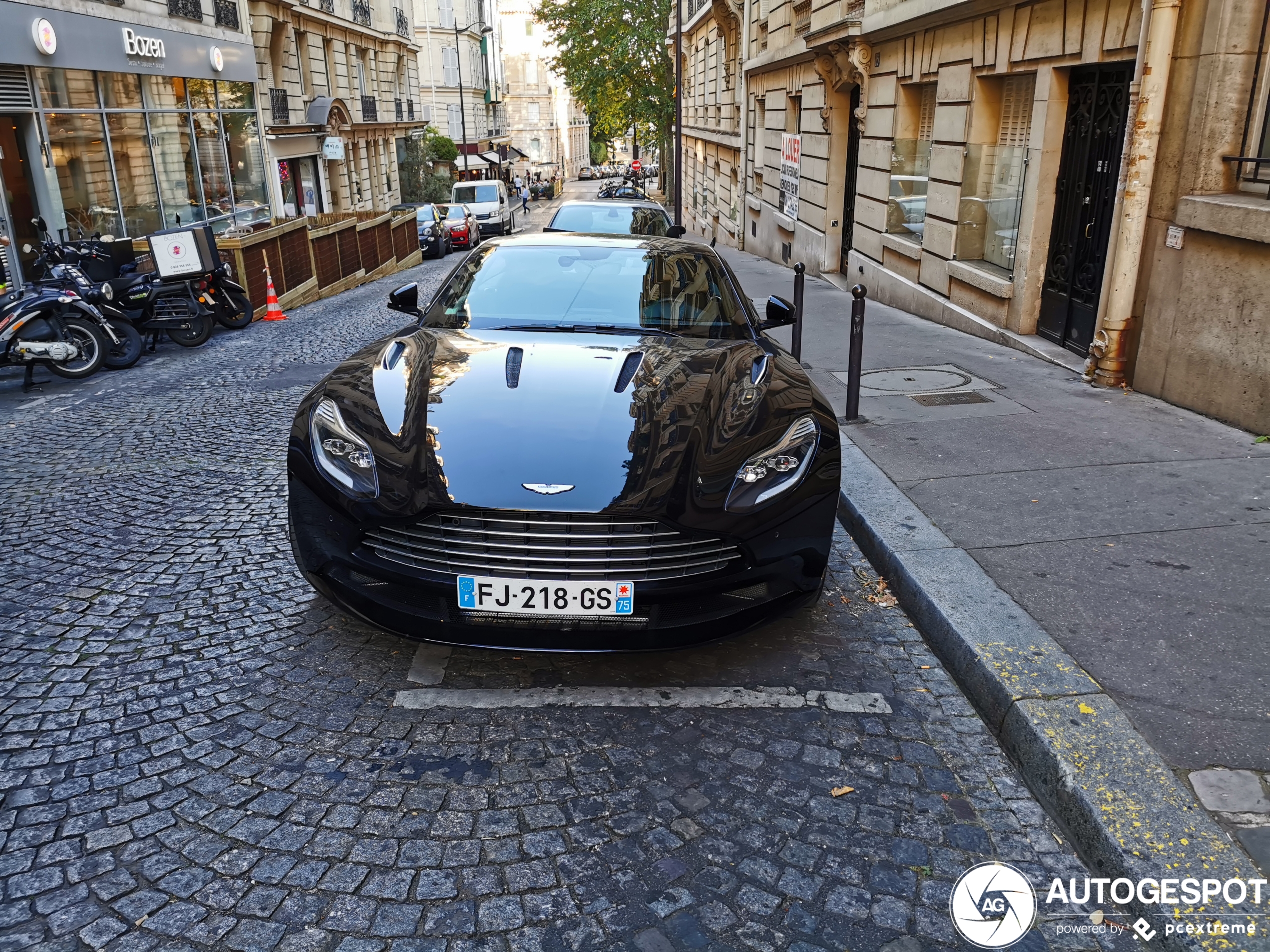 Aston Martin DB11