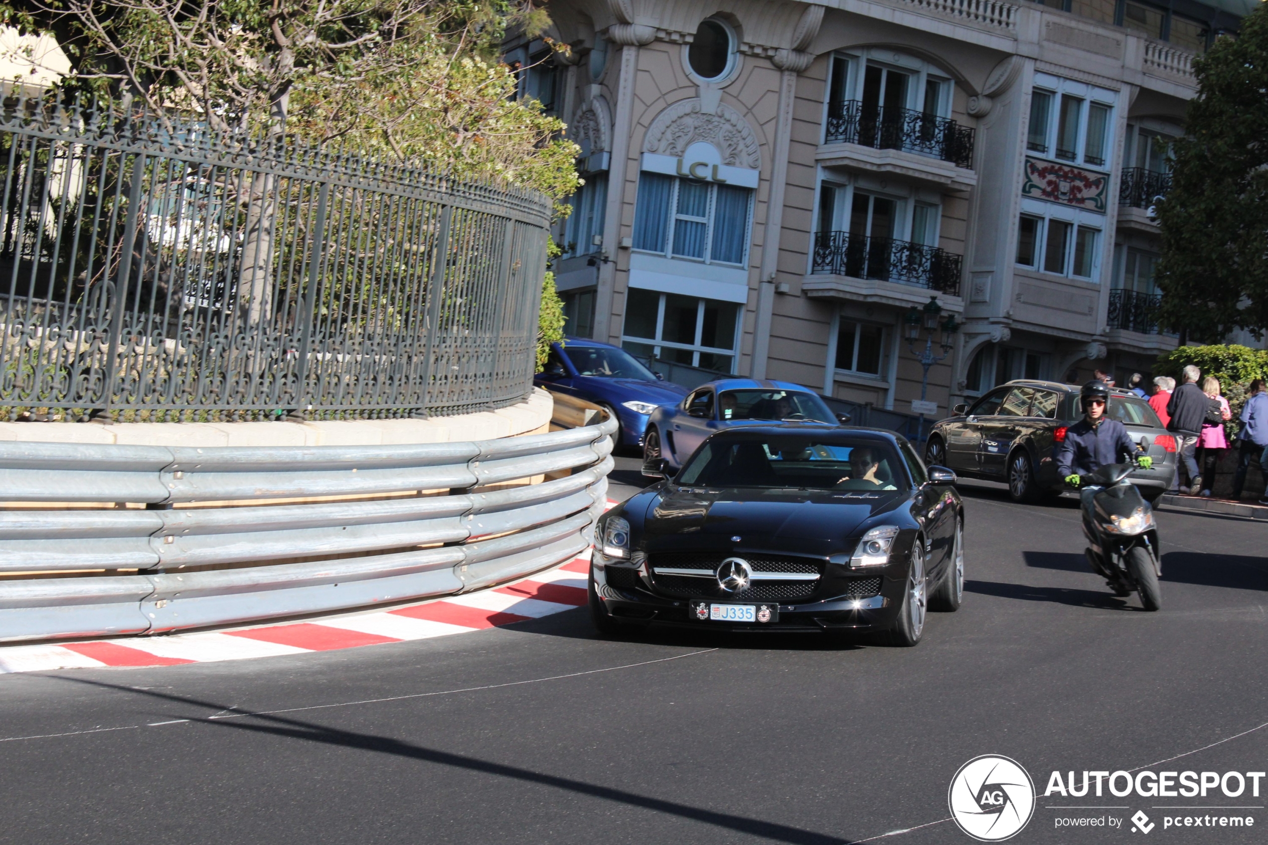 Mercedes-Benz SLS AMG