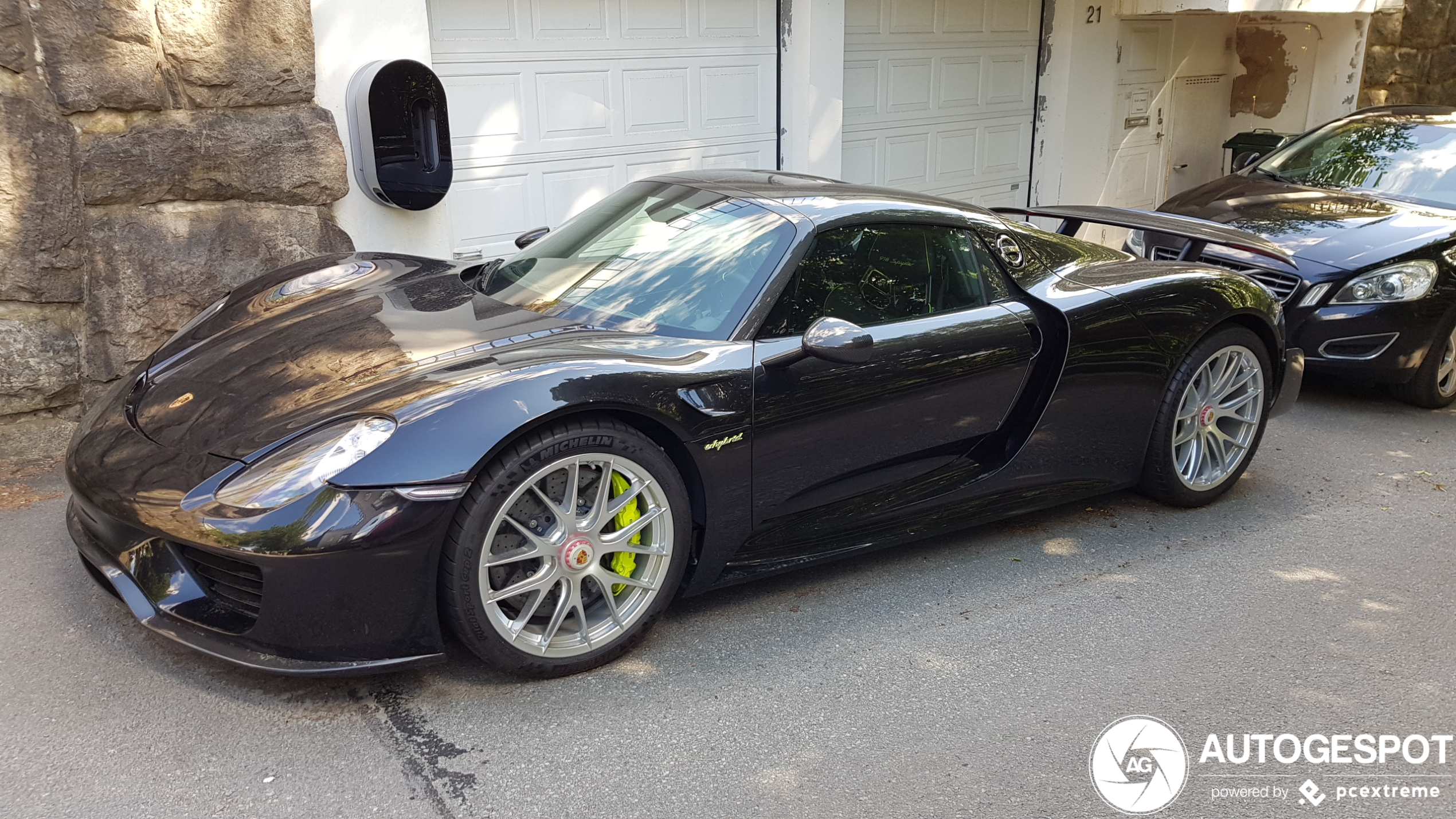 Porsche 918 Spyder Weissach Package