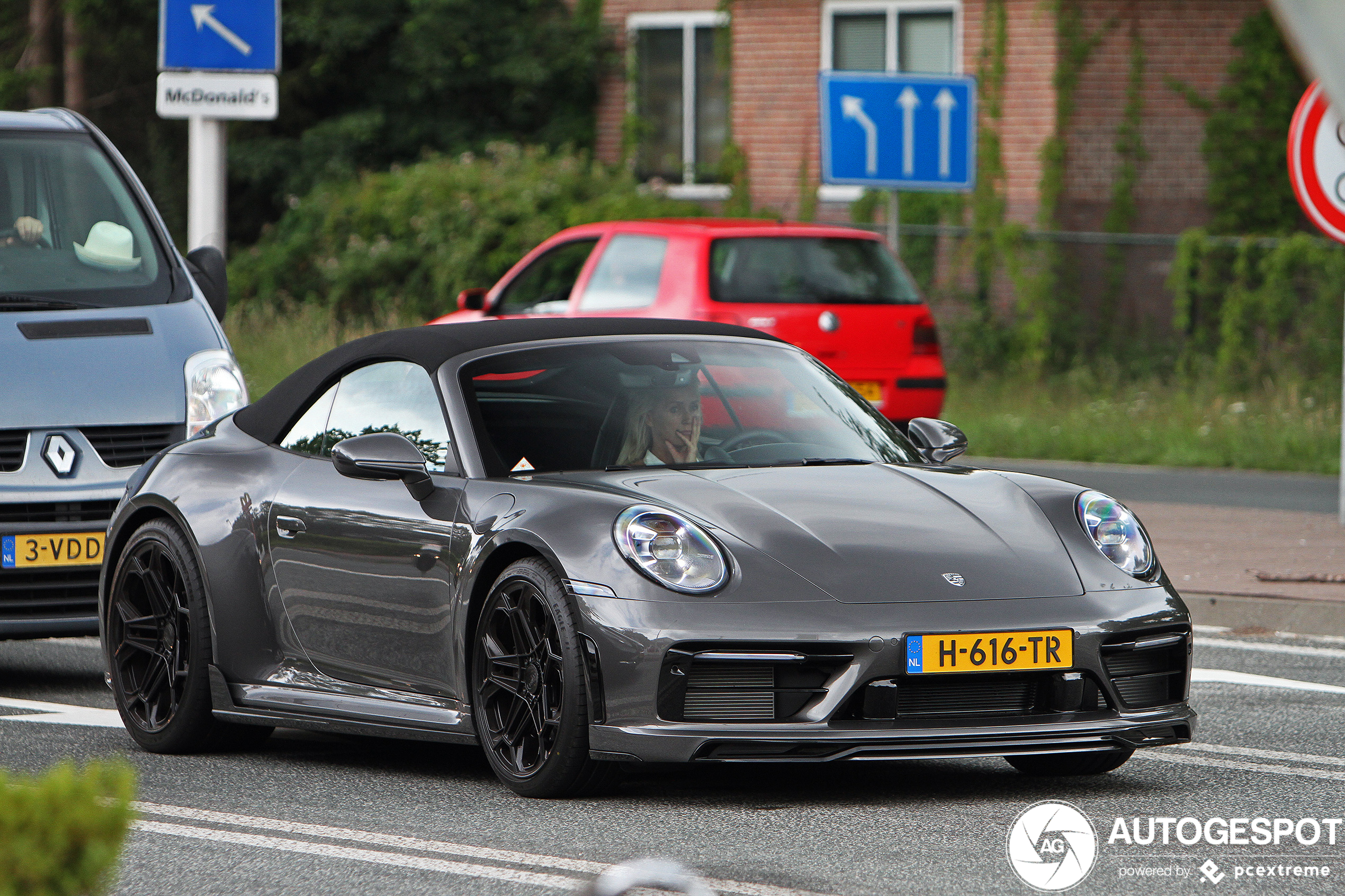 Porsche TechArt 992 Carrera 4S Cabriolet