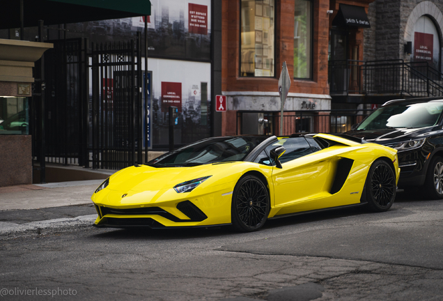 Lamborghini Aventador S LP740-4 Roadster