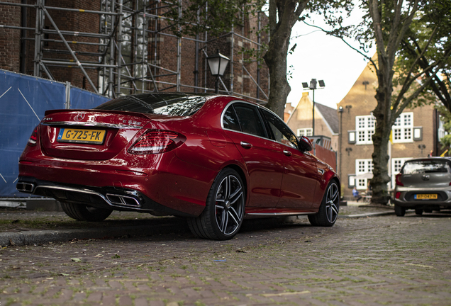 Mercedes-AMG E 63 S W213