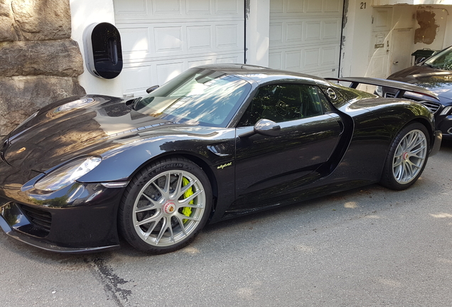 Porsche 918 Spyder Weissach Package