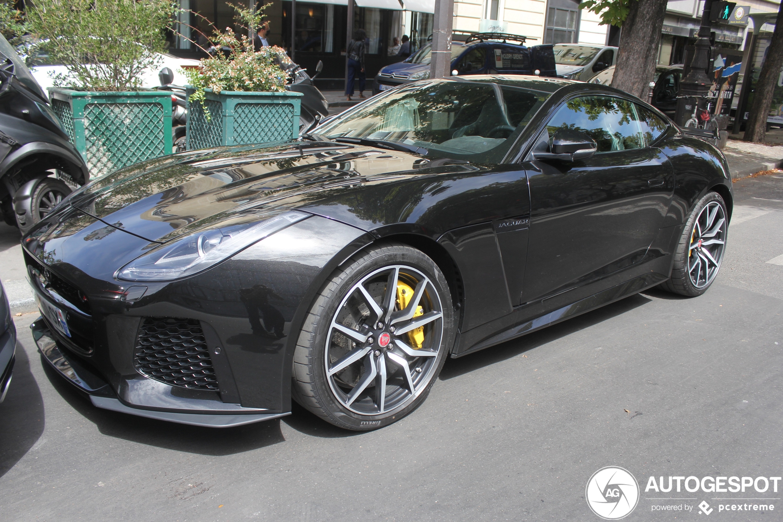 Jaguar F-TYPE SVR Coupé