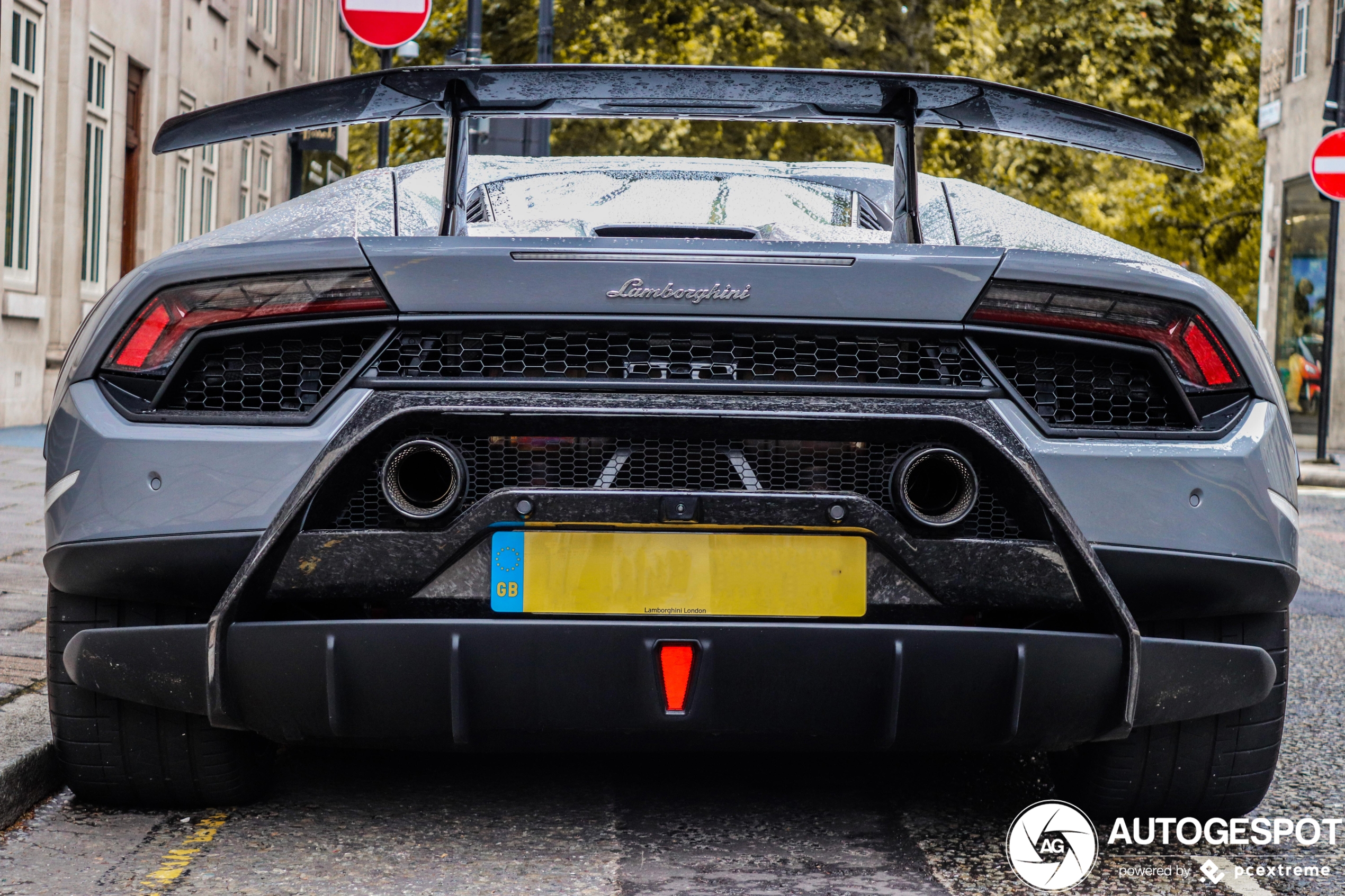 Lamborghini Huracán LP640-4 Performante