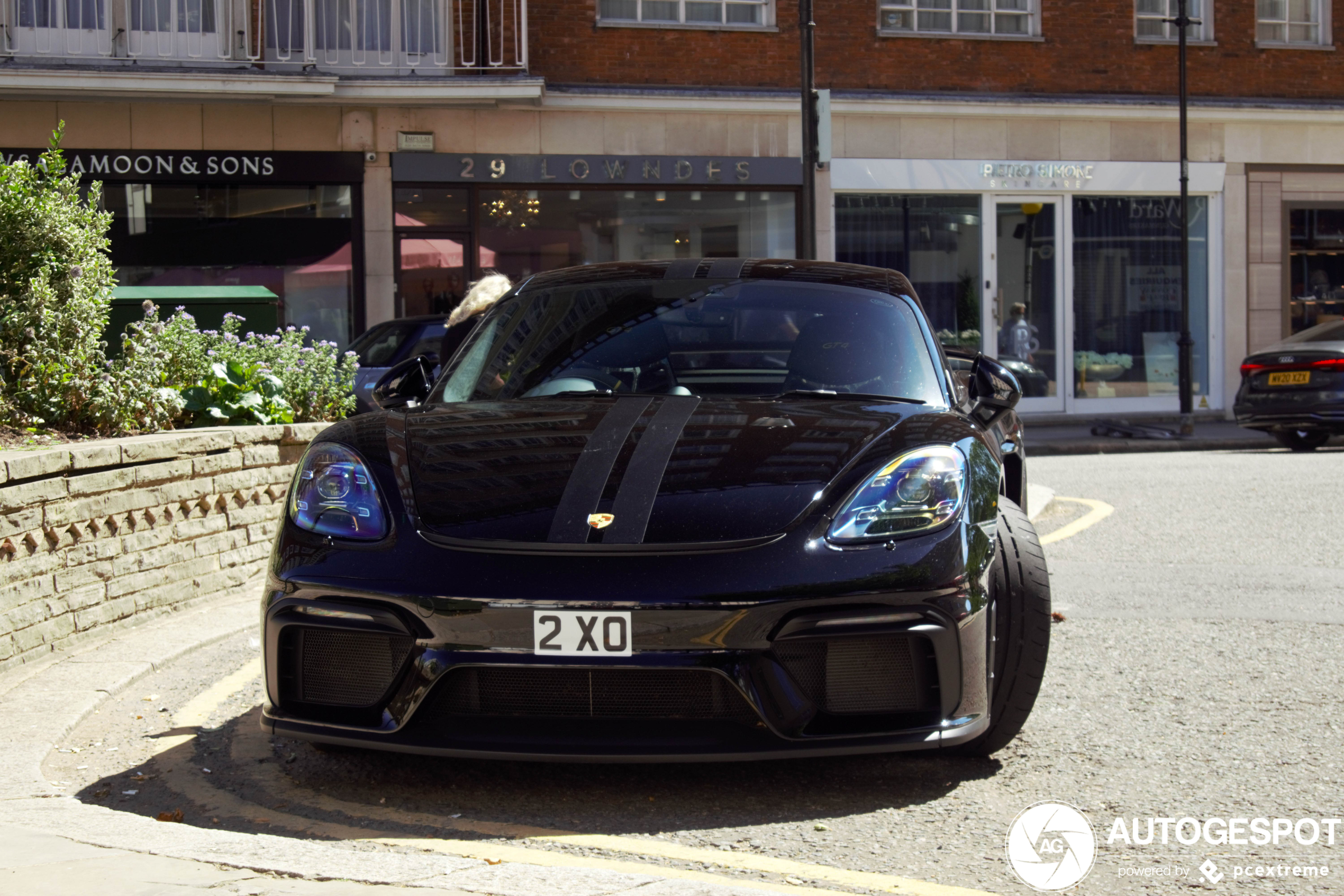 Porsche 718 Cayman GT4