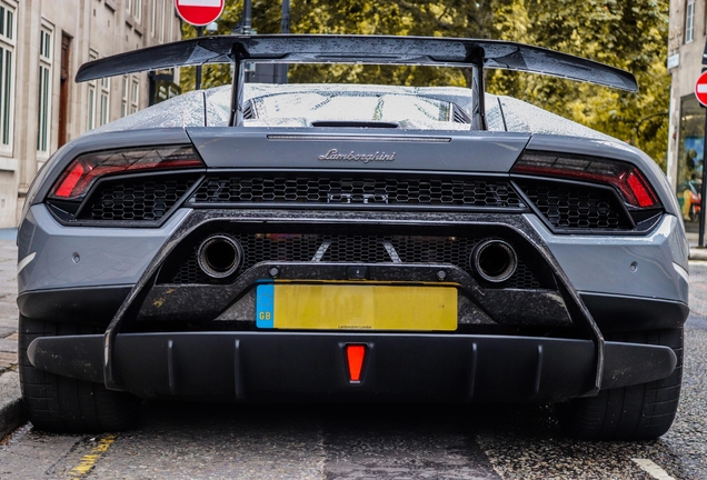 Lamborghini Huracán LP640-4 Performante