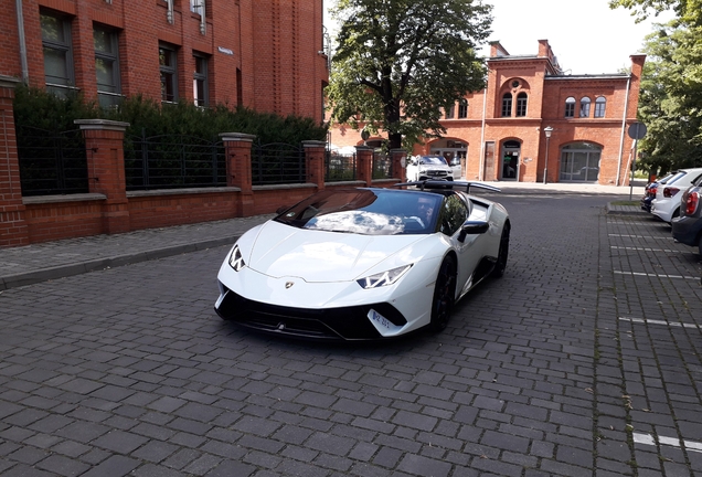 Lamborghini Huracán LP640-4 Performante Spyder