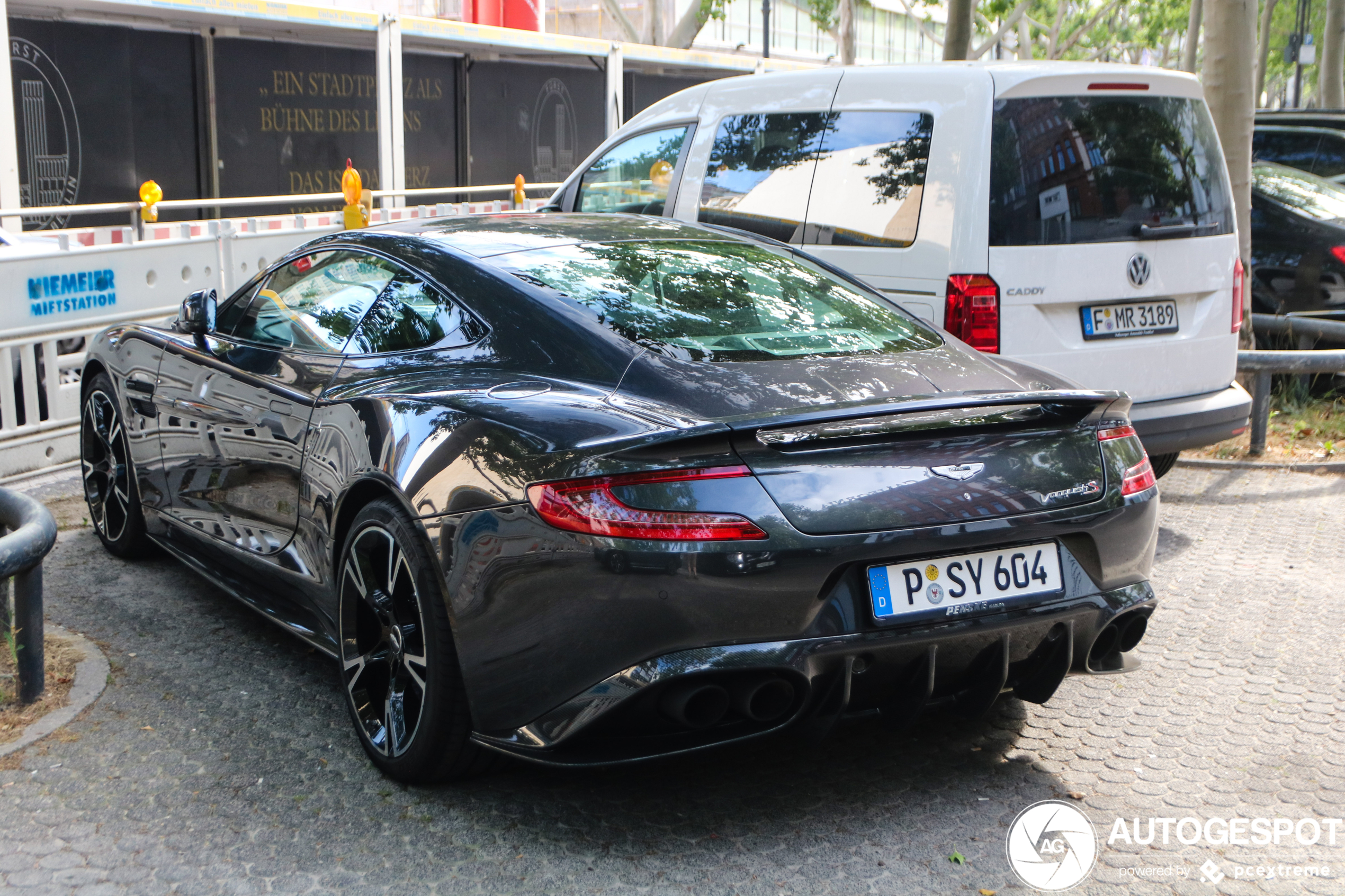 Aston Martin Vanquish S 2017