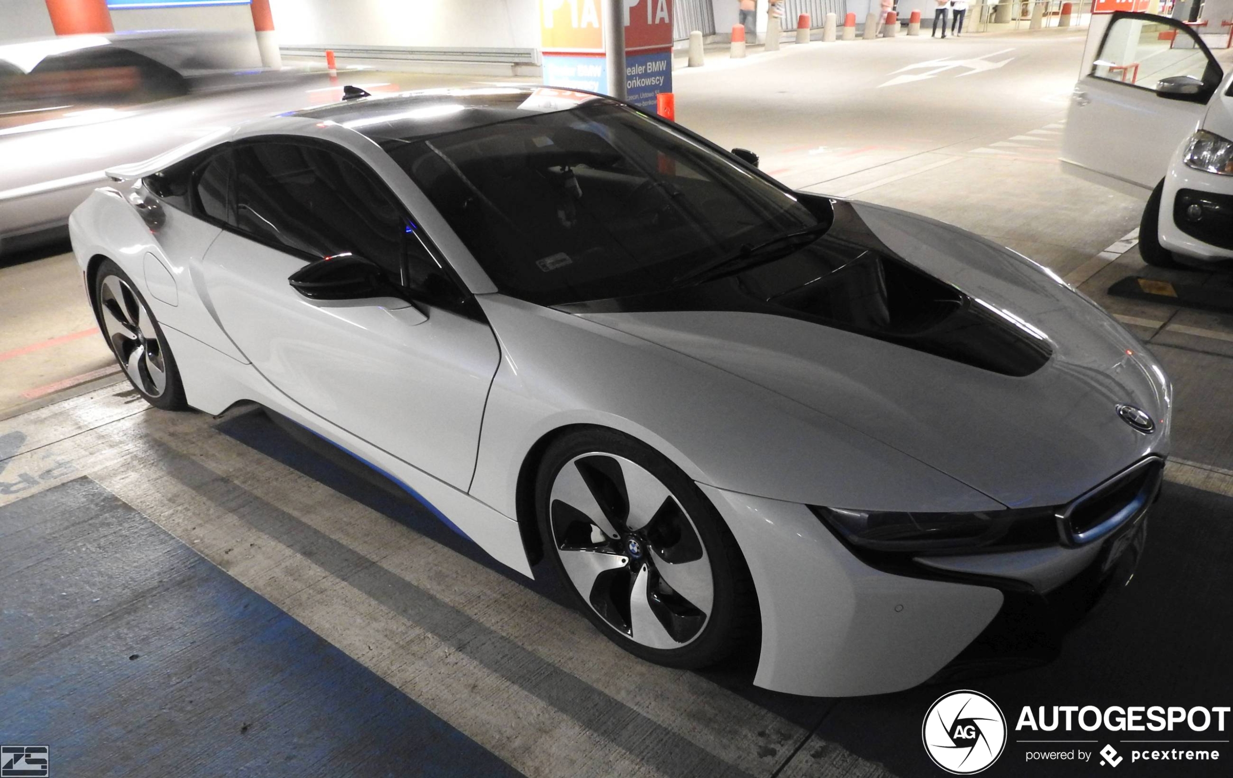 BMW i8