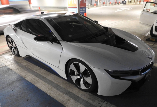 BMW i8