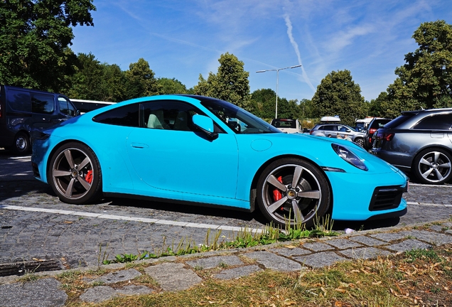 Porsche 992 Carrera 4S