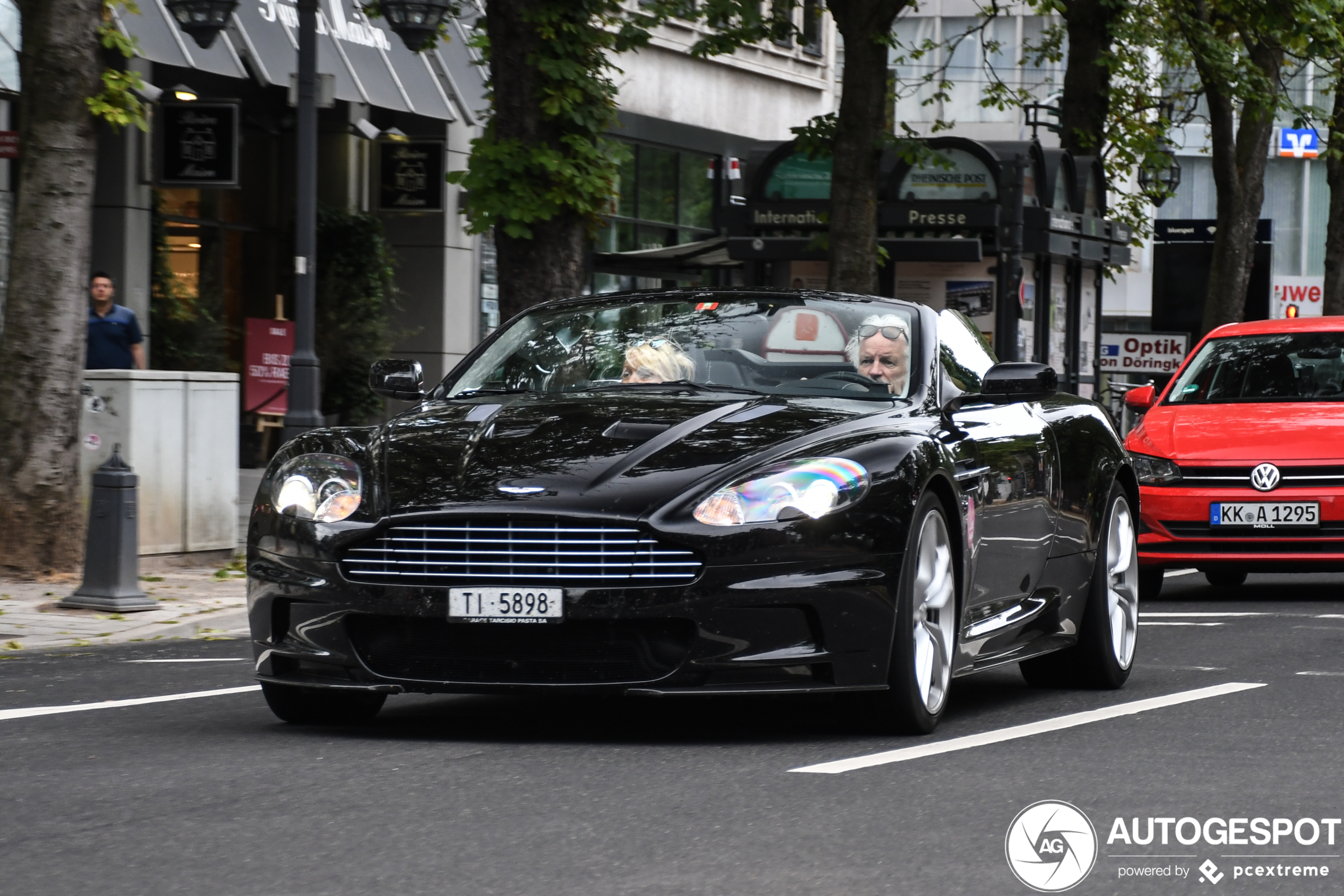 Aston Martin DBS Volante