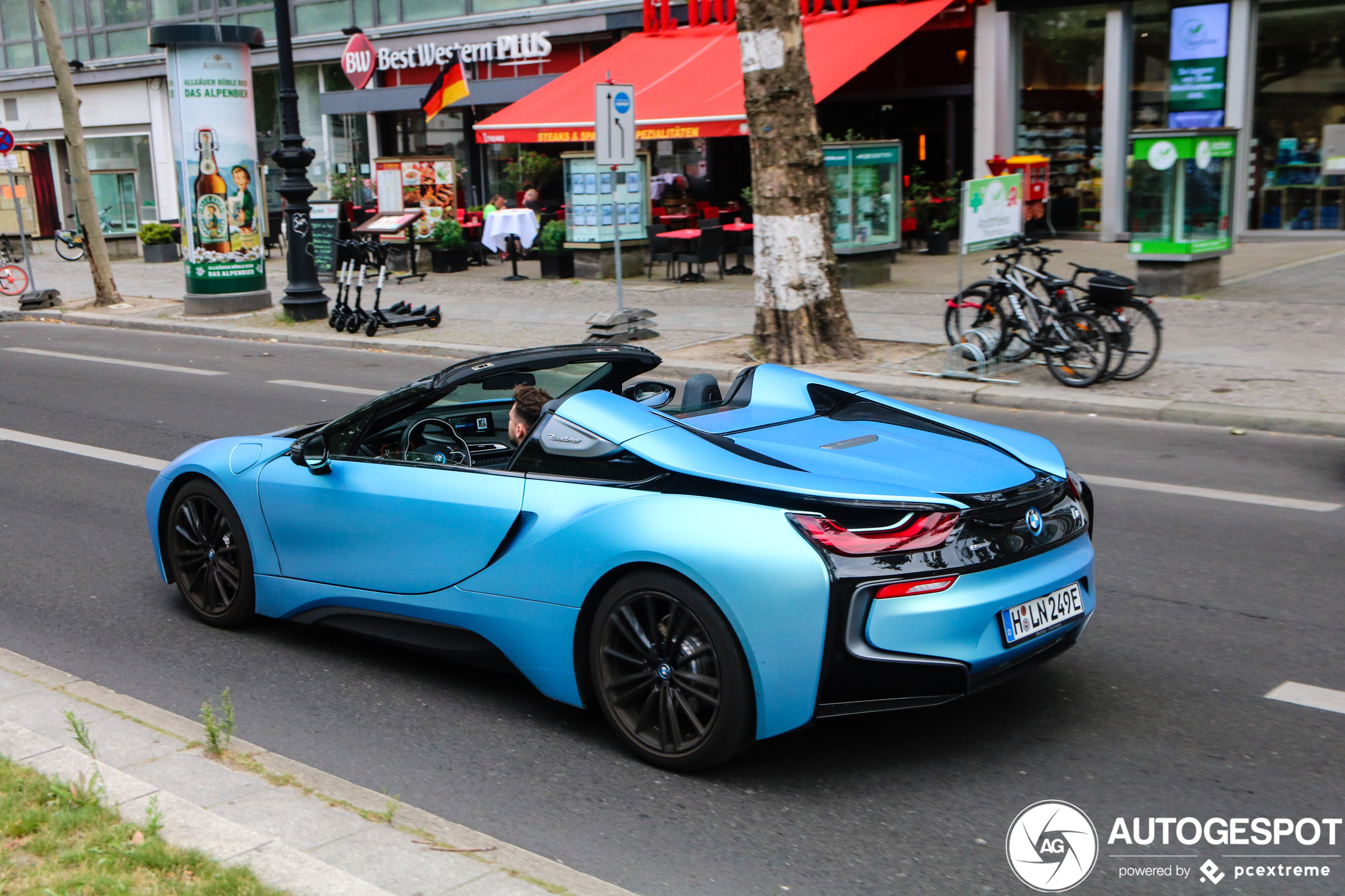 BMW i8 Roadster