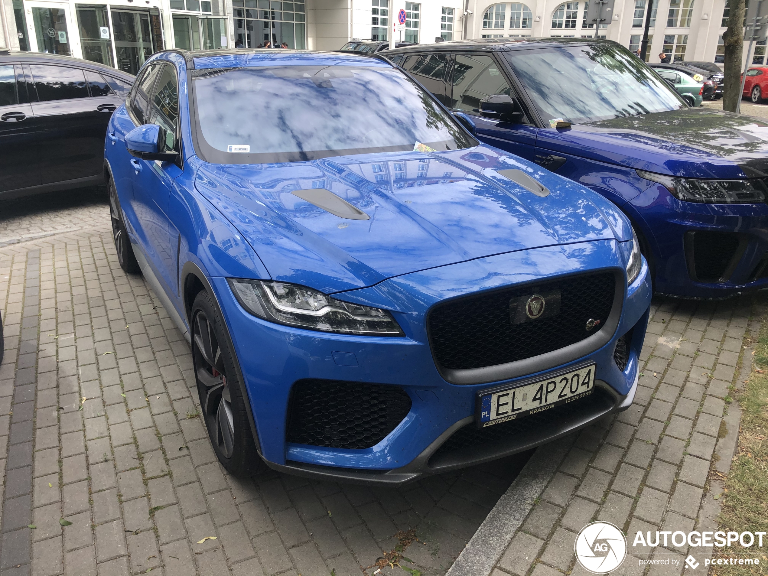 Jaguar F-PACE SVR