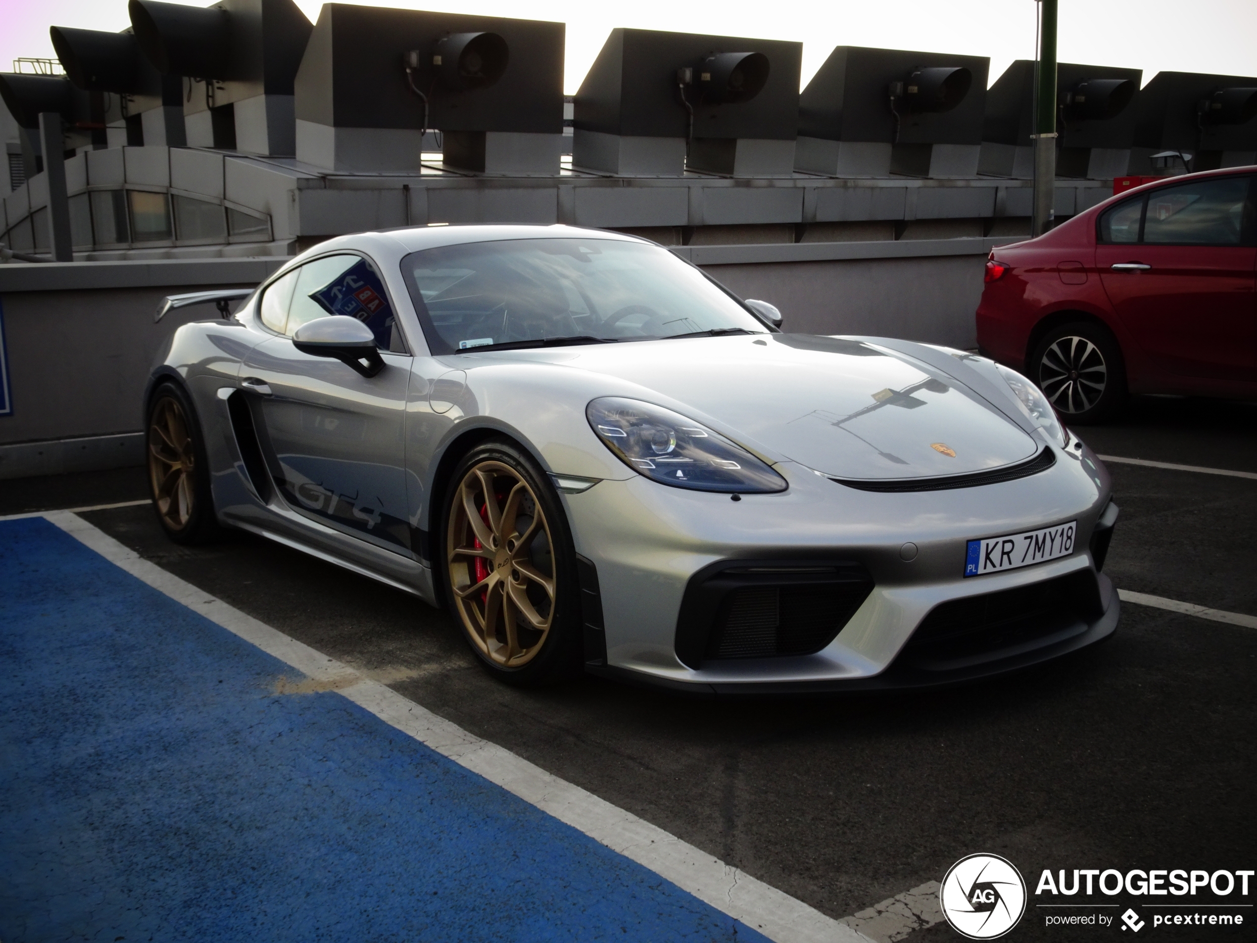 Porsche 718 Cayman GT4