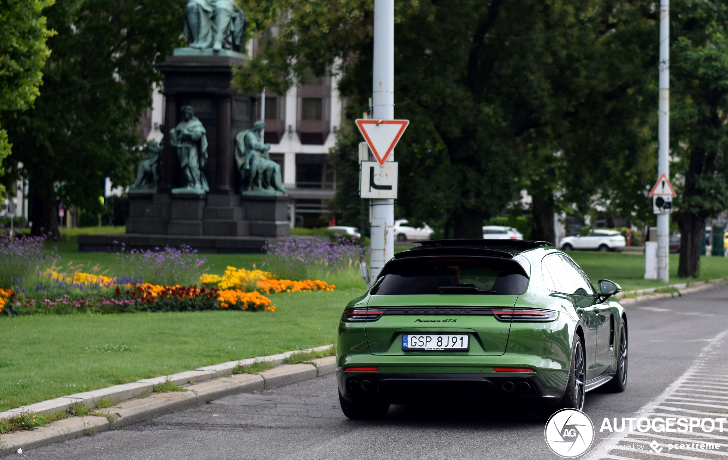 Porsche 971 Panamera GTS Sport Turismo