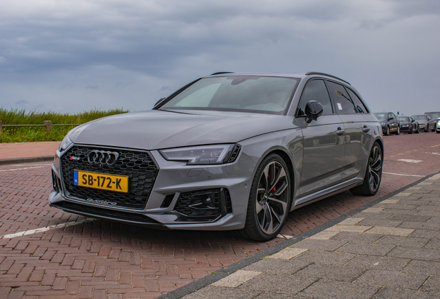 Audi RS4 Avant B9