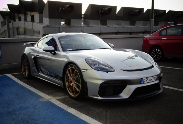 Porsche 718 Cayman GT4