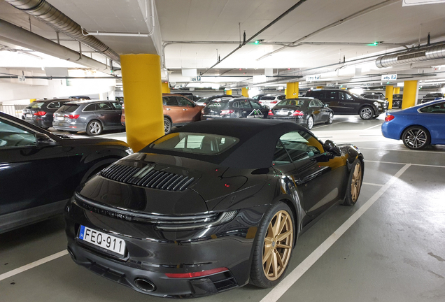 Porsche 992 Carrera 4S Cabriolet