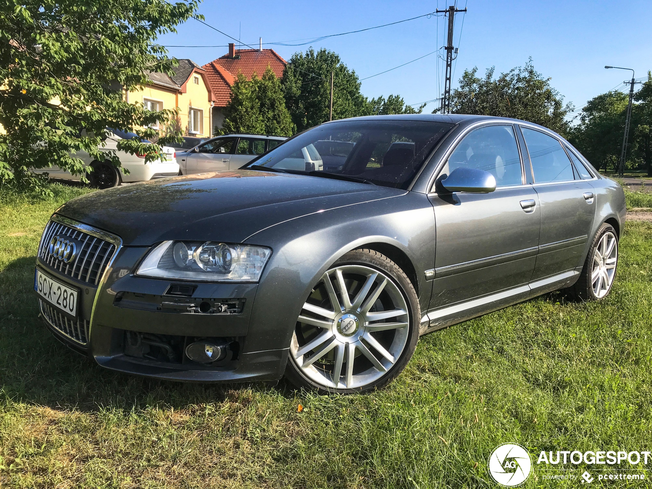 Audi S8 D3